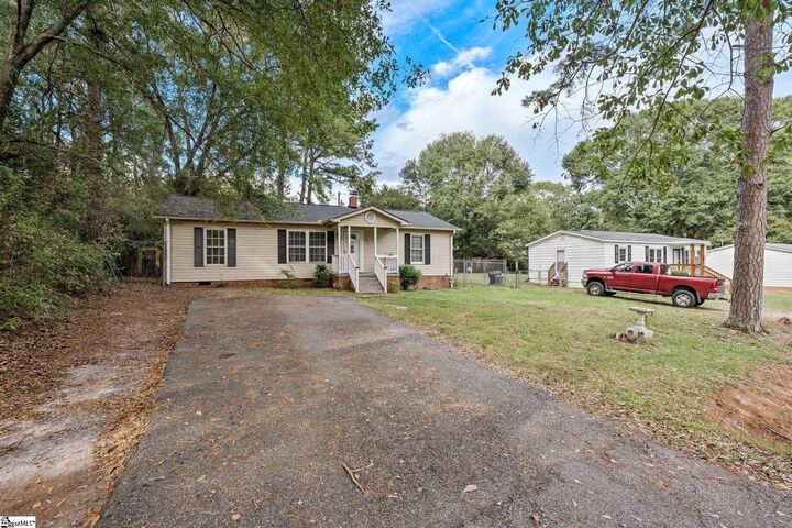Property Photo: 1313 Phyllis Drive SC 29621