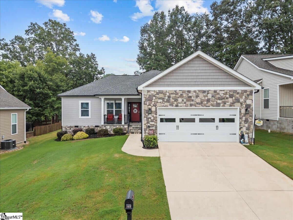 Property Photo: 166 Page Creek Boulevard SC 29356