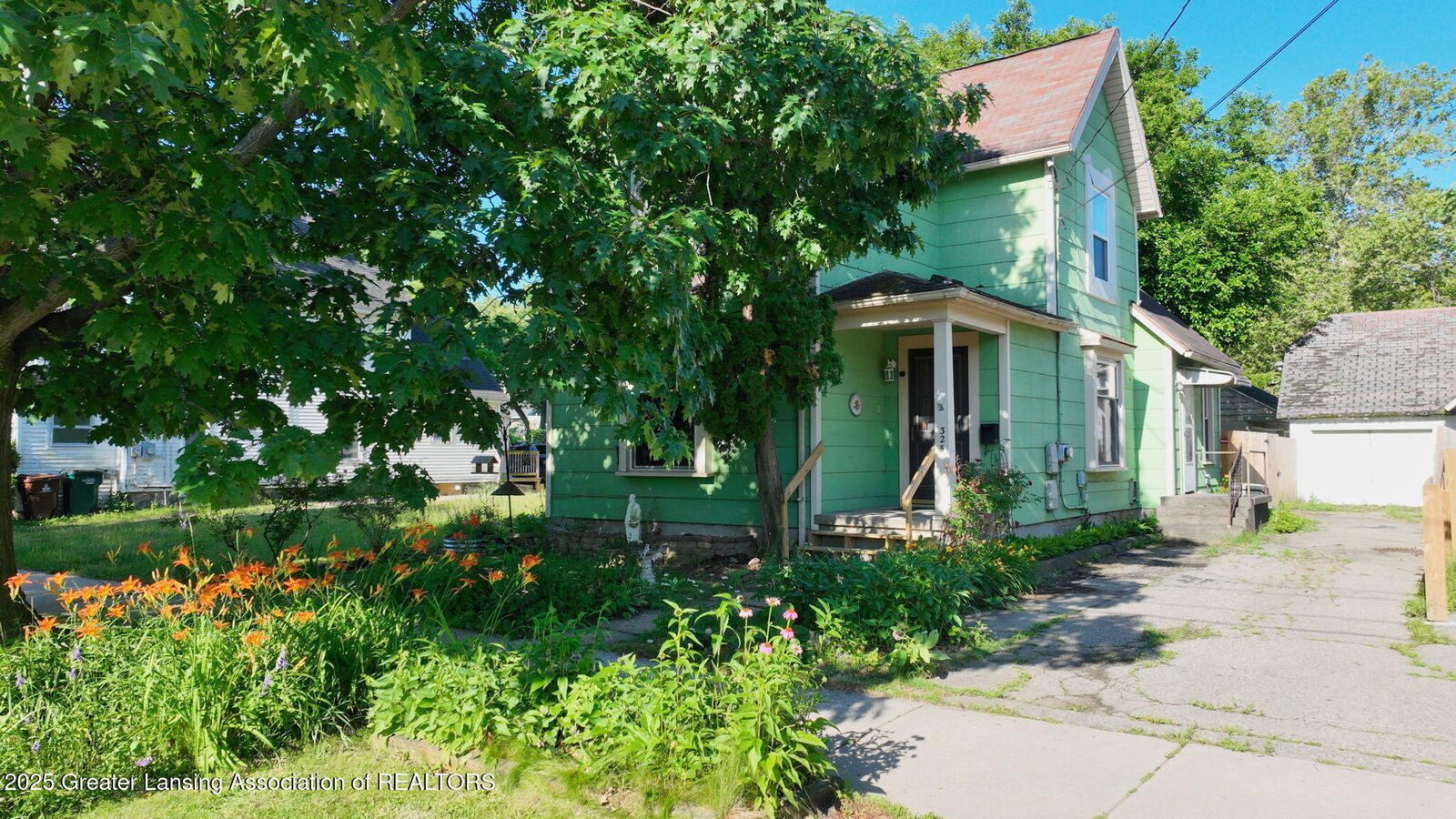 Property Photo:  325 N Sycamore Street  MI 48933