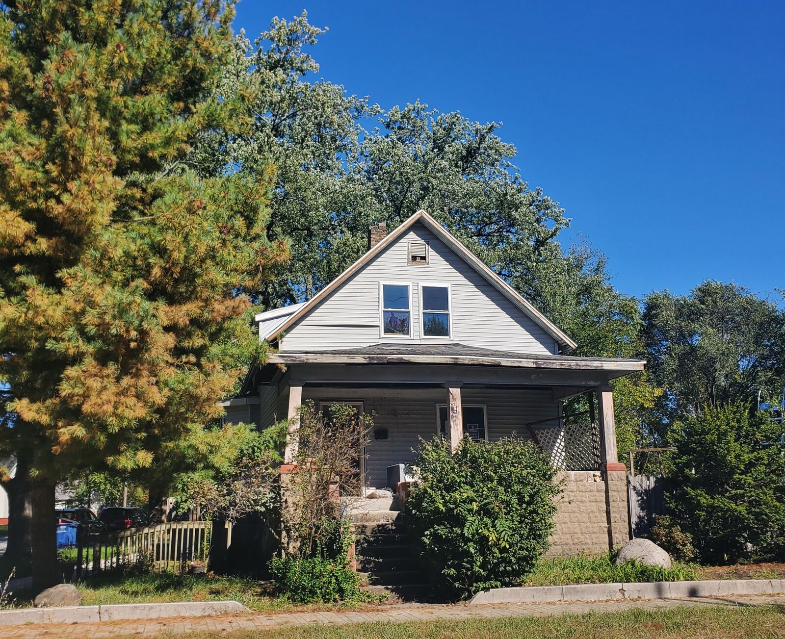 Property Photo: 1621 W 10th Street IN 46360