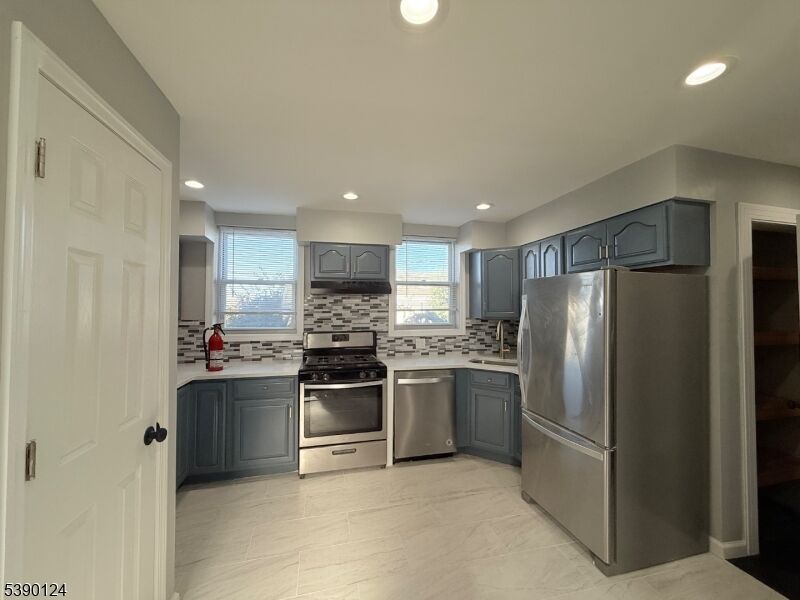 Property Photo:  46 Hayward Ave 1  NJ 07008
