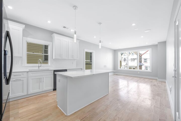 Property Photo:  88 West 20th St 1  NJ 07002