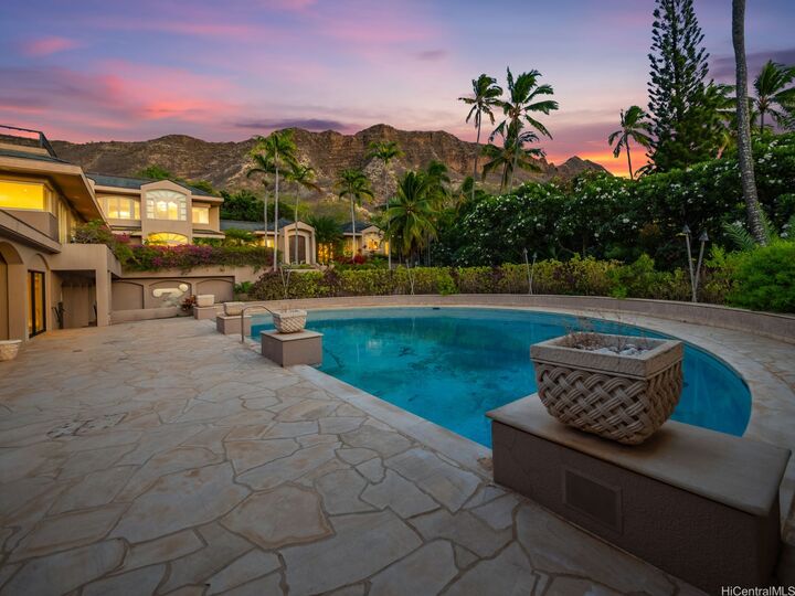 3239 Noela Drive  Honolulu HI 96815 photo