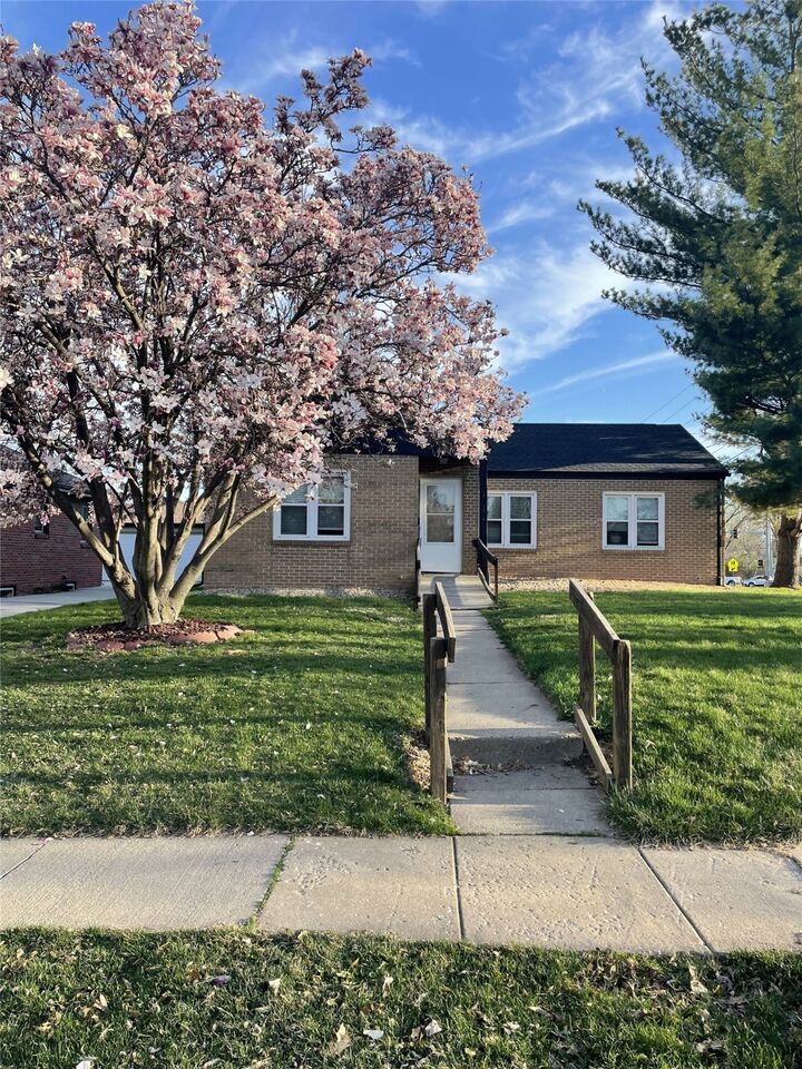 Property Photo: 720 Valhigh Road IA 50265