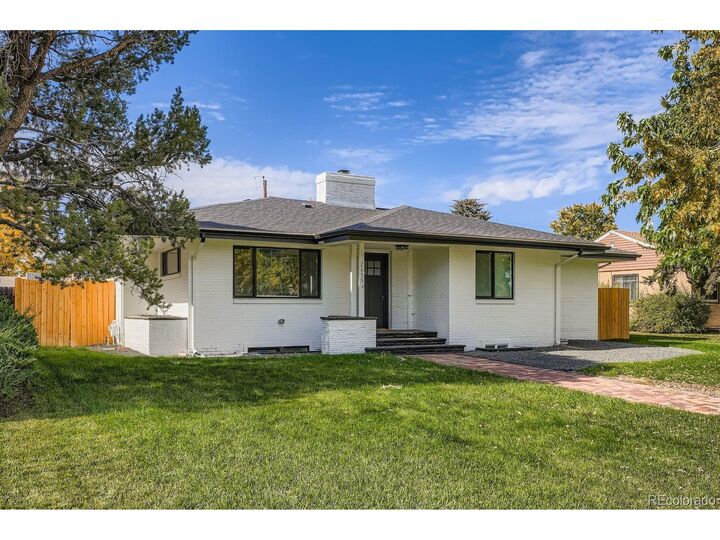 Property Photo: 2655 Monaco Pkwy CO 80207