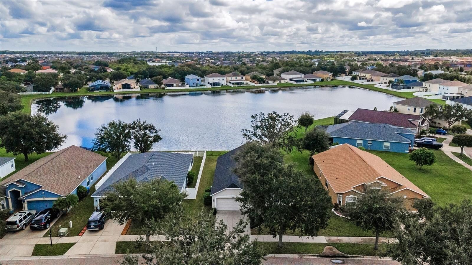 Property Photo:  13561 Fladgate Mark Drive  FL 33579