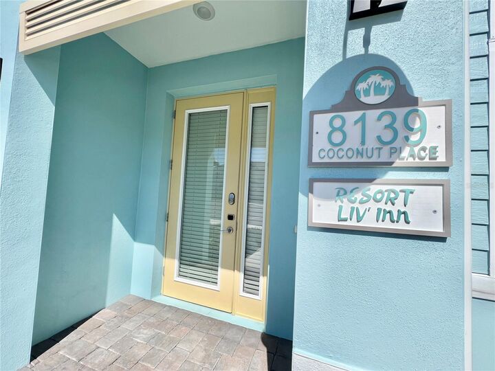 Property Photo:  8139 Coconut Place  FL 34747 