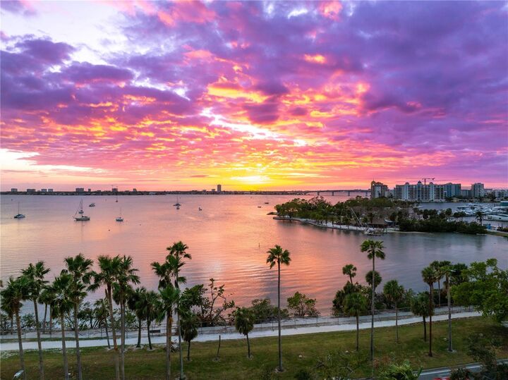 Property Photo: 435 S Gulfstream Avenue 403 FL 34236