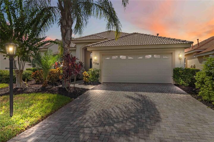 7358 Stanhope Court  Sarasota FL 34238 photo