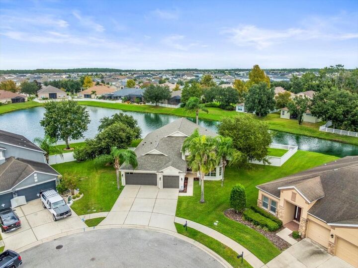 Property Photo: 6840 Sparkling Way FL 33545
