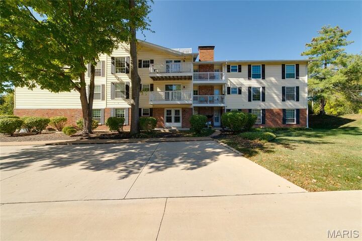 Property Photo: 15593 Bedford Forge Drive 6 MO 63017