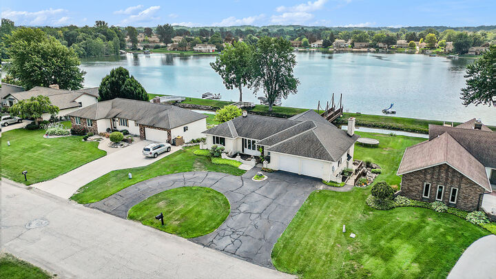 950 Brentwood Street  Jenison MI 49428 photo