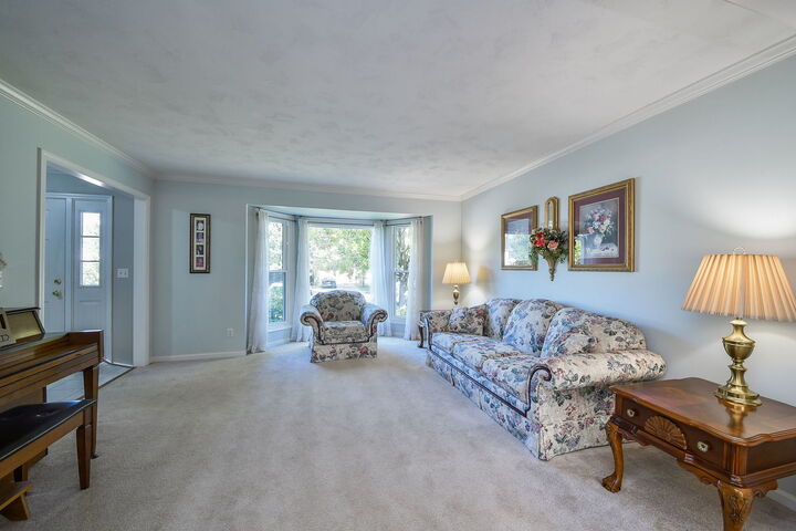 Property Photo: 1270 North Avenue IL 60510