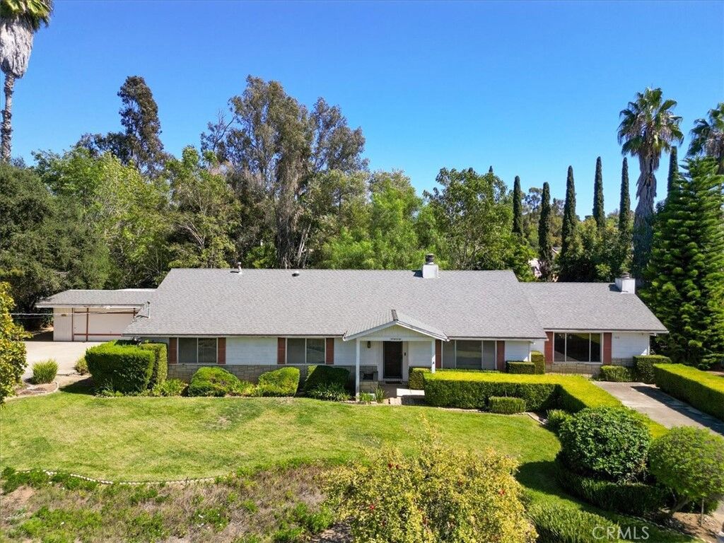 Property Photo: 1018 Morro Road CA 92028