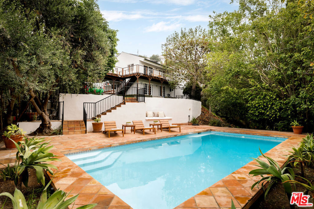 Property Photo: 2745 La Cuesta Drive CA 90046