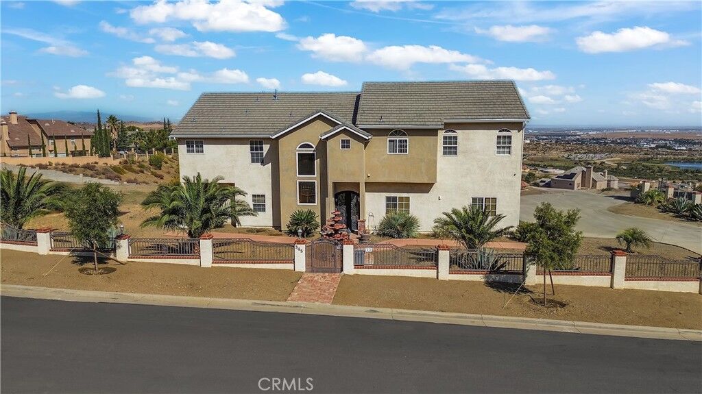 Property Photo:  345 Lakeview  CA 93551 