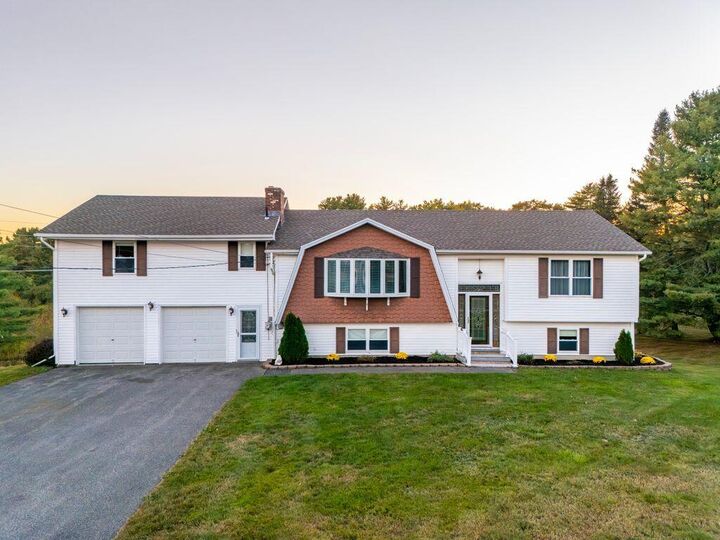 Property Photo: 224 New County Road ME 04072