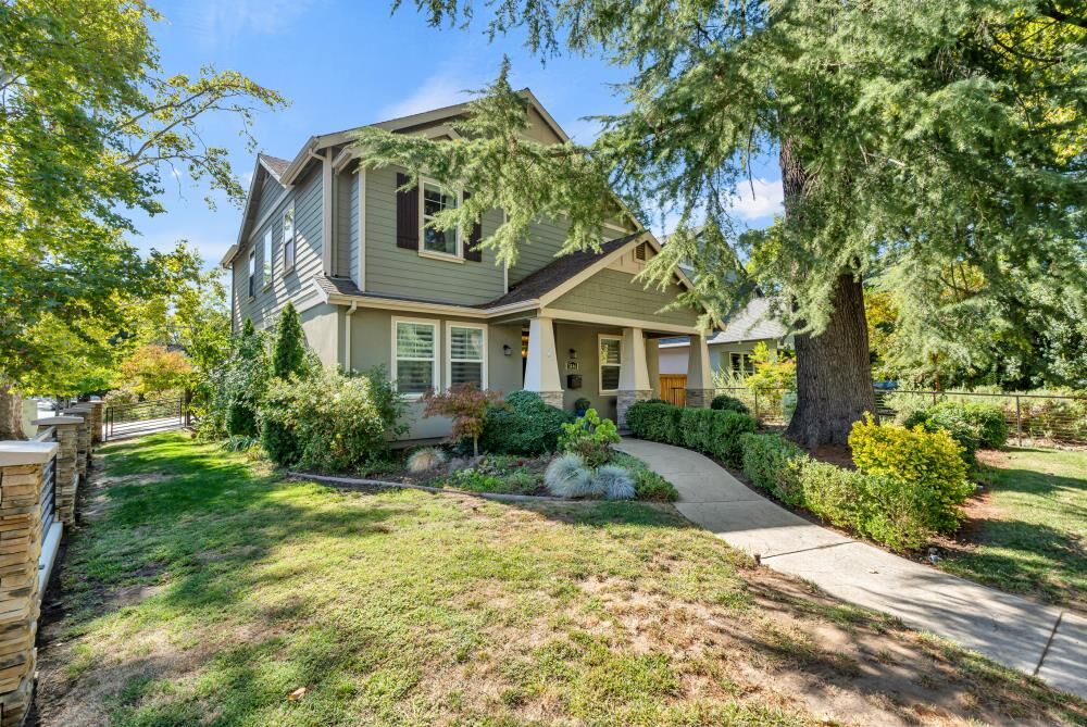 Property Photo: 3846 T Street CA 95816