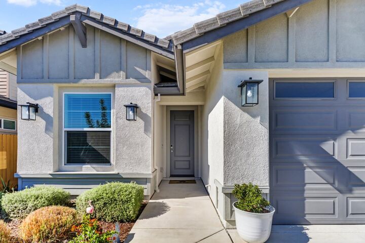 Property Photo: 1280 Seneca Circle CA 95762