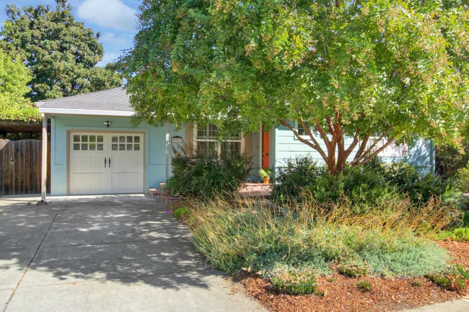 Property Photo: 4989 Virginia Way CA 95822