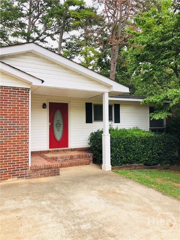 Property Photo:  123 Garden Lane  GA 30606 