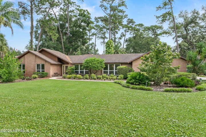 Property Photo: 10433 Scott Mill Road FL 32257