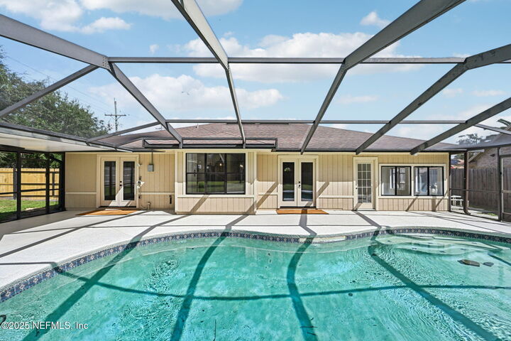 Property Photo: 636 Los Palmas Drive FL 32003