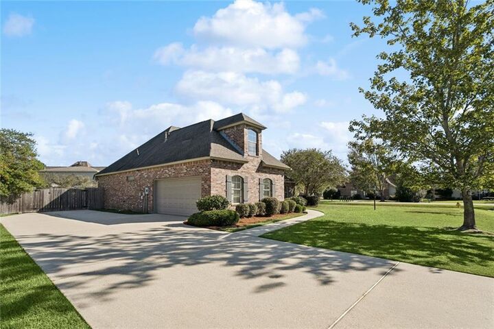 Property Photo: 3201 Range Court LA 70448