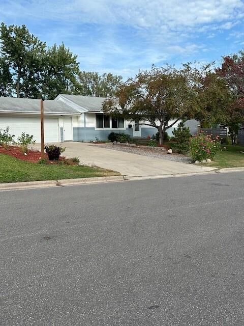 Property Photo: 7850 61st Avenue N MN 55428