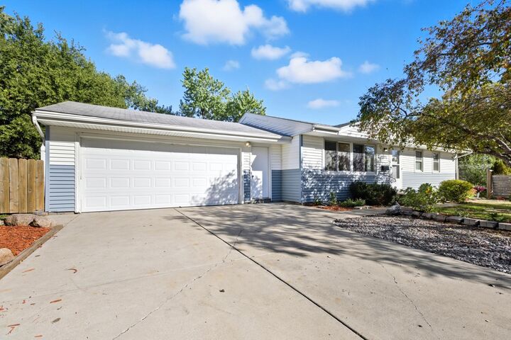 7850 61st Avenue N  New Hope MN 55428 photo