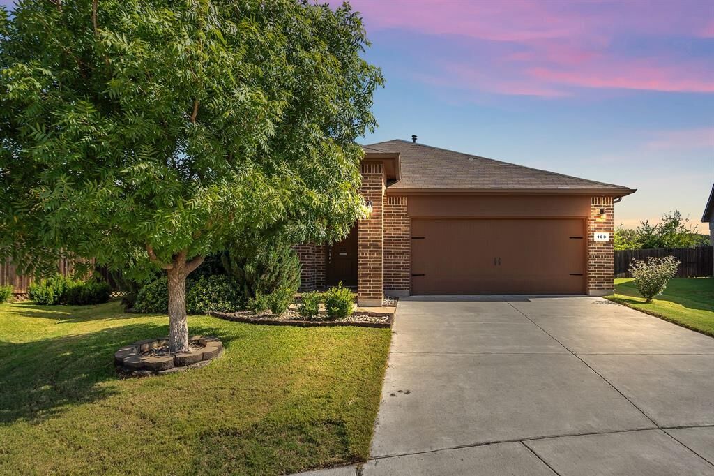 Property Photo: 100 Sunken Meadow Court TX 76210