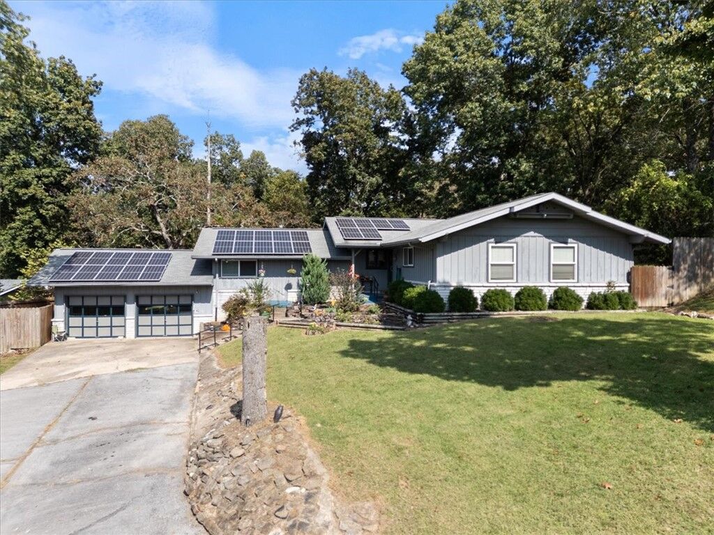 Property Photo: 14338 Fox Road AR 72756