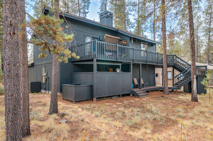 Property Photo: 18034 Witchhazel Lane OR 97707