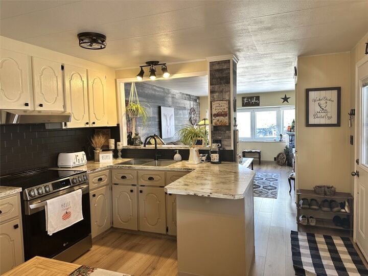 Property Photo: 146 Willow Court 6B BC V0H 1T2