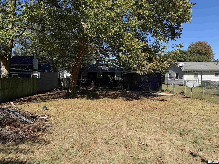Property Photo: 3410 W Lincoln Avenue IL 61604