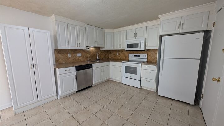 Property Photo:  118 Parker Street 16  MA 01720 