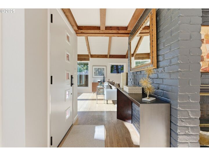 Property Photo:  2703 Glen Eagles Rd  OR 97034