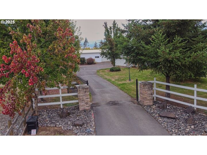Property Photo: 18717 NE 208th Ct WA 98606