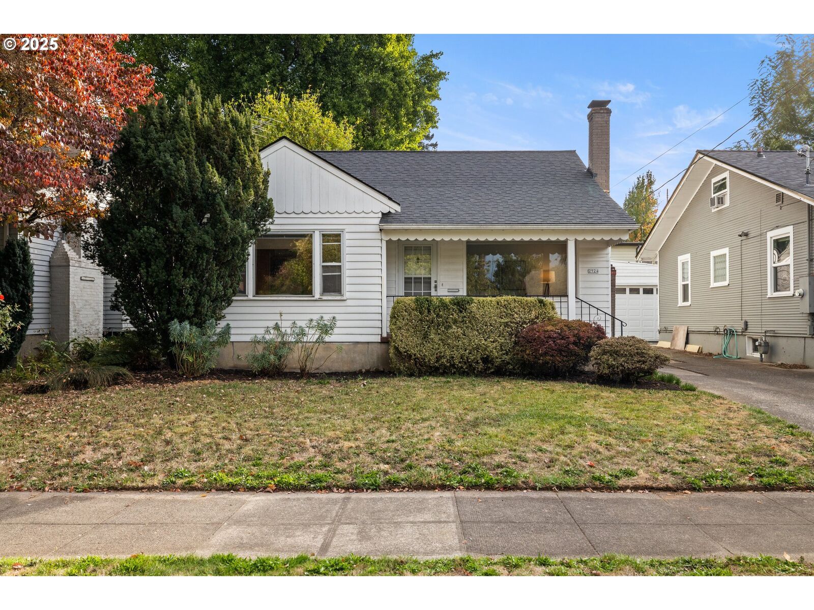 Property Photo: 2924 NE 35th Ave OR 97212