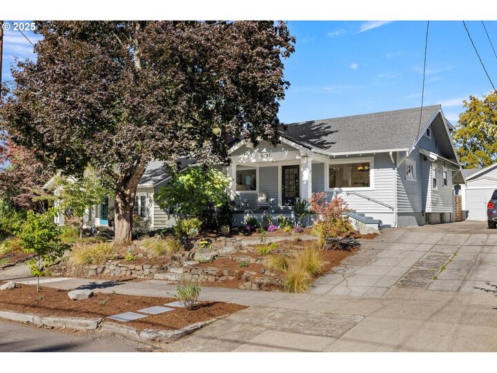 Property Photo: 3247 NE Davis St OR 97232