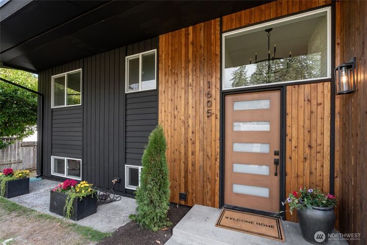 1605 S Highland Avenue  Tacoma WA 98465 photo