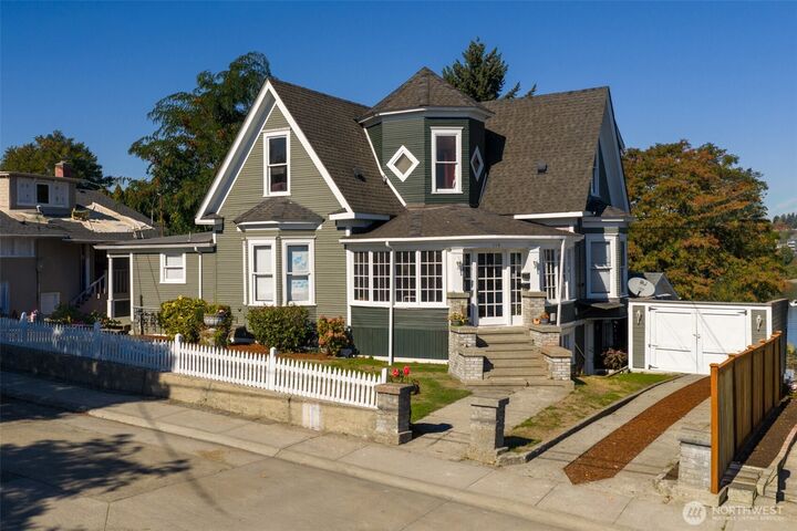 Property Photo: 114 11th St Pl WA 98337