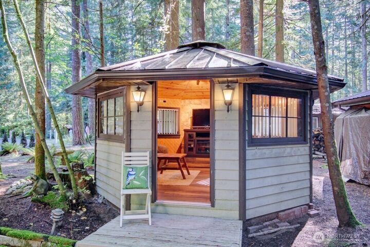 Property Photo:  175  Big River Boulevard E  WA 98244 