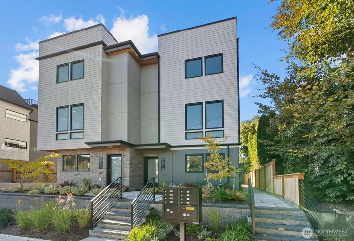 Property Photo: 4521 B Bagley Avenue N WA 98103