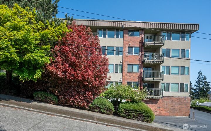 3400  25th Avenue W 101  Seattle WA 98199 photo