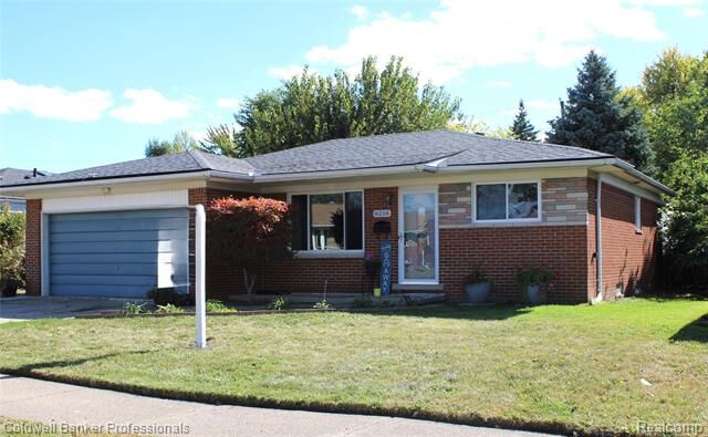 Property Photo: 8210 Linda Street MI 48093