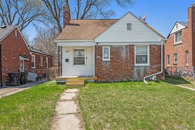 Property Photo:  19315 Annchester Road  MI 48219