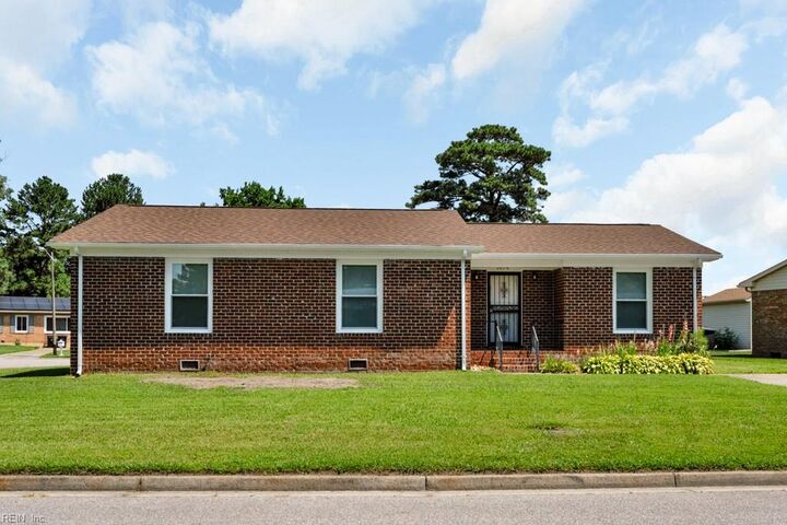 Property Photo: 1404 Cole Rd VA 23701