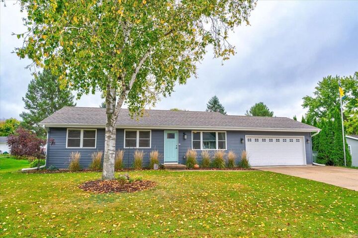 Property Photo: 2610 South Elmwood Circle WI 53528
