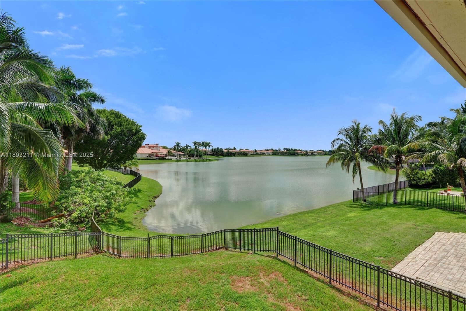 Property Photo: 7722 SW 188th Ter FL 33157